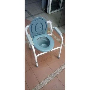 Commode chair