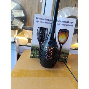 Solar flame garden lights