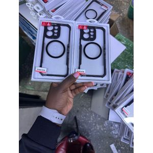 Cover Upgrade your phone protection with this sleek and durable case designed specifically for Vivo V70.