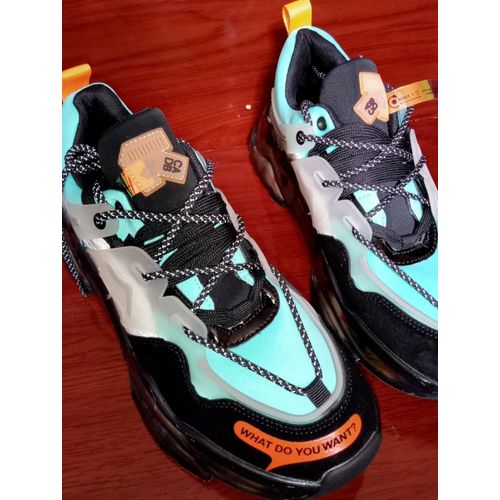 Sneaker store city online
