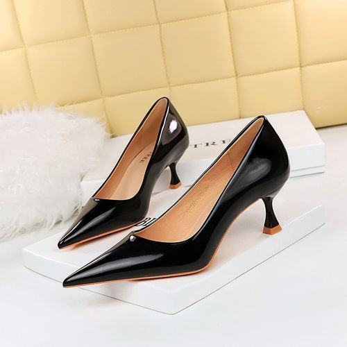 Women's pumps online: pumps with high and low heels