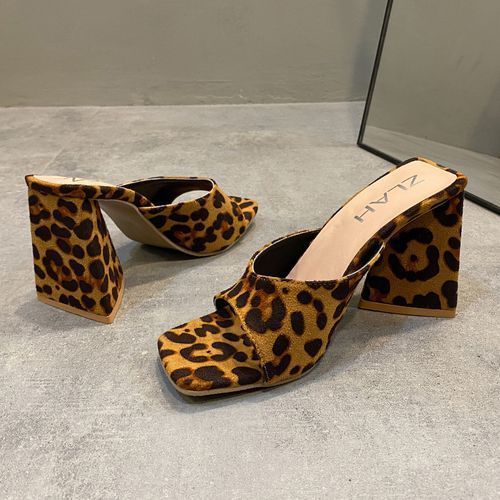 Ideal Shoes Tyla Block Heel Sandals in Leopard Print | iCLOTHING - iCLOTHING