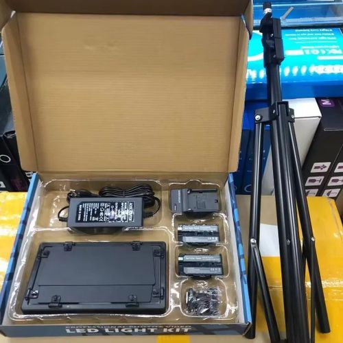 product_image_name-Generic-Varicolor Pro U800 LED Video Light with Stand for Indoor Studio Recording-2