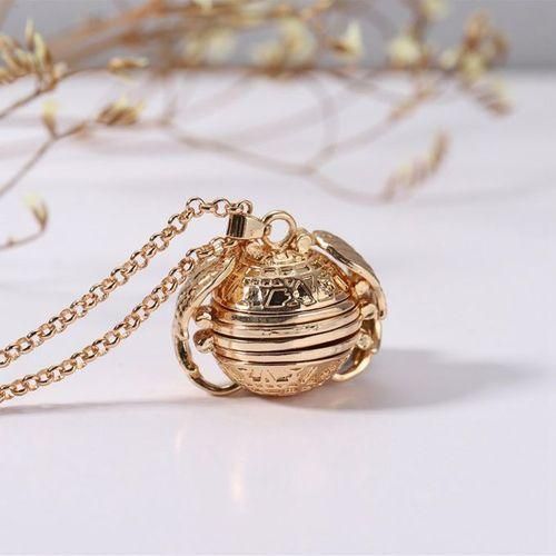 Expanding photo locket gold discount
