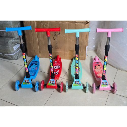 product_image_name-Generic-Heavy-Duty Foldable Height-Adjustable Three-Wheel Kids Scooters With LED Wheel Lights- 3-12yrs (Holds Upto 50kg Weight)-1