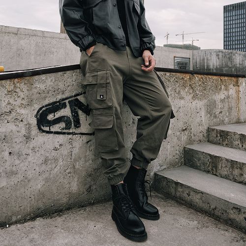 What Shoes Go With Cargo Pants Lots Do for Both Women and Men  ThreadCurve