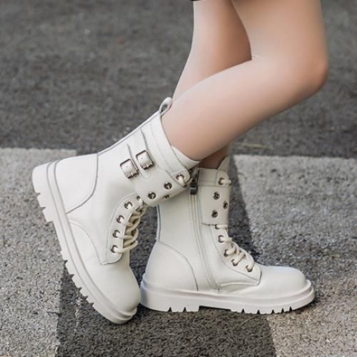 Boot shoes store for girls