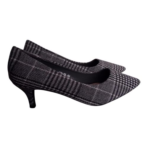 product_image_name-Queen Vivi-Elegant Women’s Kitten Heel Pumps – Black & White Pattern-1