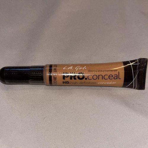 product_image_name-Generic-L.A. Girl Pro conceal,la girl pro concealer,long wearing concealer formula.-1