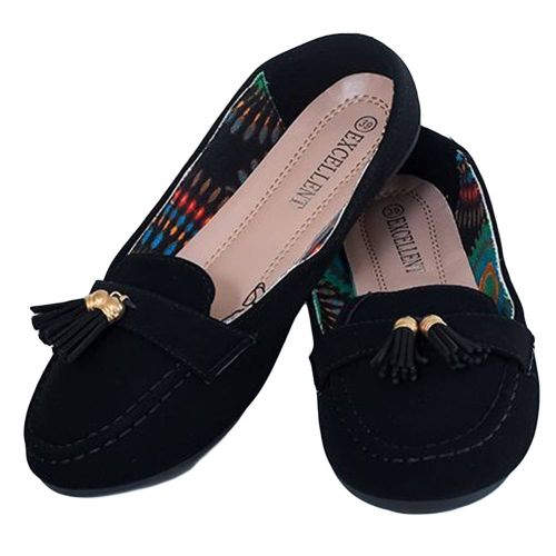 round toe suede flats
