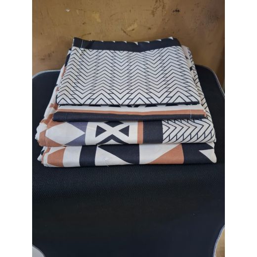 6x6 Cotton colourful bedsheets with 2 pillow cases