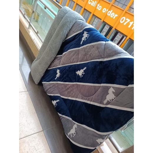 Generic REDUCED PRICE!! Warm 1pc Single Woolen Duvet Fits size 4x6 to 5x6ft / Does Not Have Bedsheets / Pillow Cases - image 2