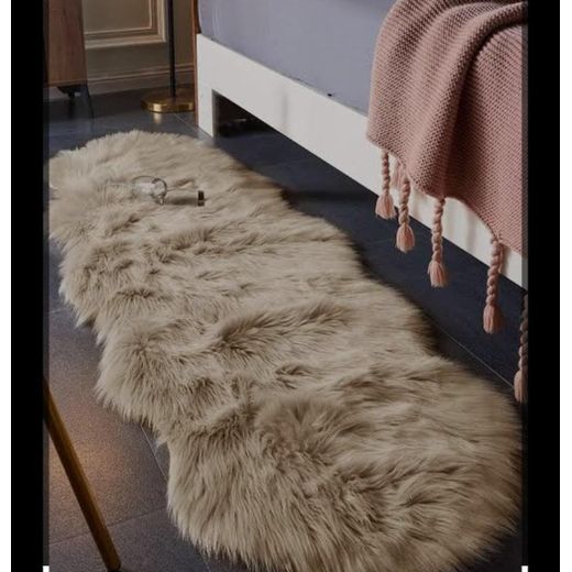 Fluffy bedside chiwawa mat 60*180cm