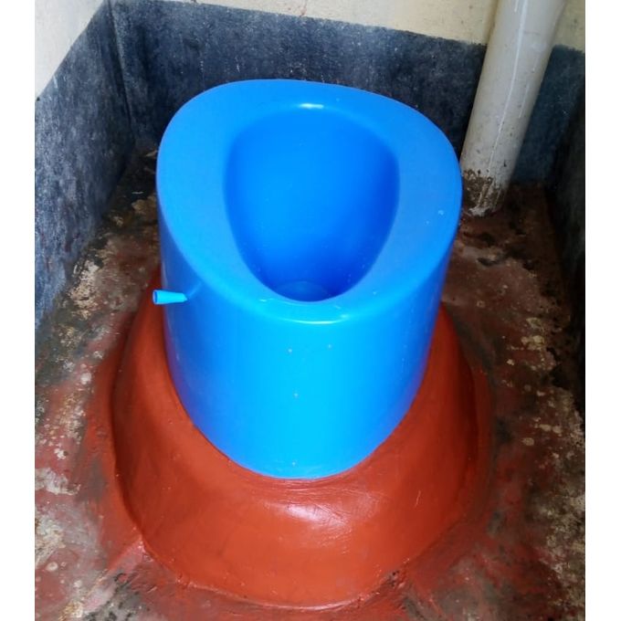 Hard plastic sale toilet seat