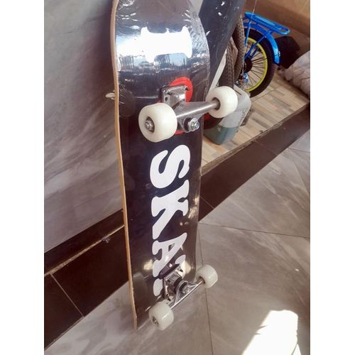 Advanced Rider Skateboard Sturdy Deck Smooth Wheels